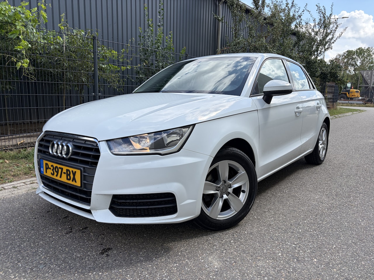 Audi A1 Sportback - 1.0 TFSI Sport Pro Line / NAVI / AIRCO / CRUISE / 156dkm! - AutoWereld.nl