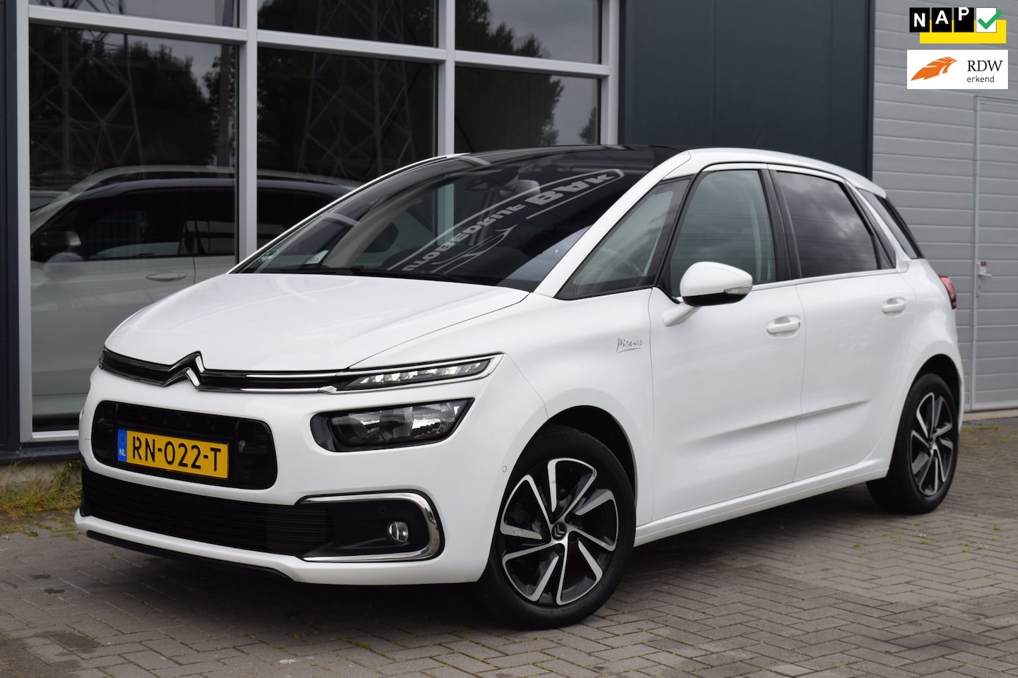 Citroën C4 Picasso - 1.2 PureTech Feel | Automaat | Pano | NAP + APK 8-2027 - AutoWereld.nl