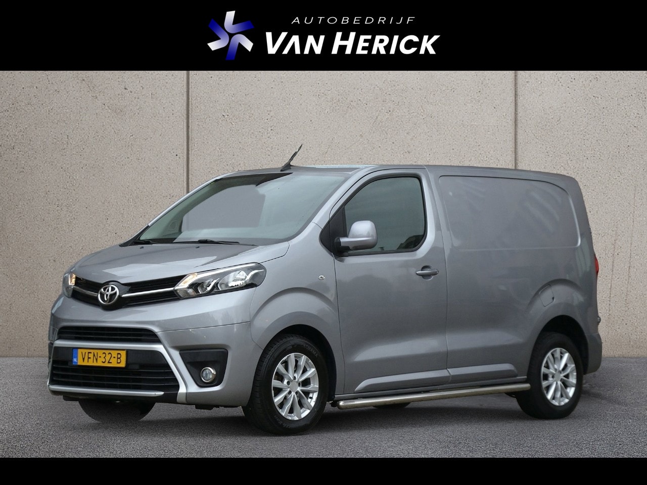Toyota ProAce - 2.0 D-4D Professional | LM Velgen | Camera | Navi | Climate control - AutoWereld.nl