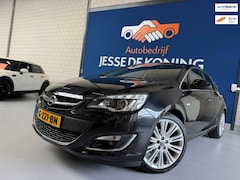 Opel Astra - 1.4 Turbo Design Edition / bj.2014 / sedan/ leder/navigatie/trekhaak/ cruise / 6 bak / NAP