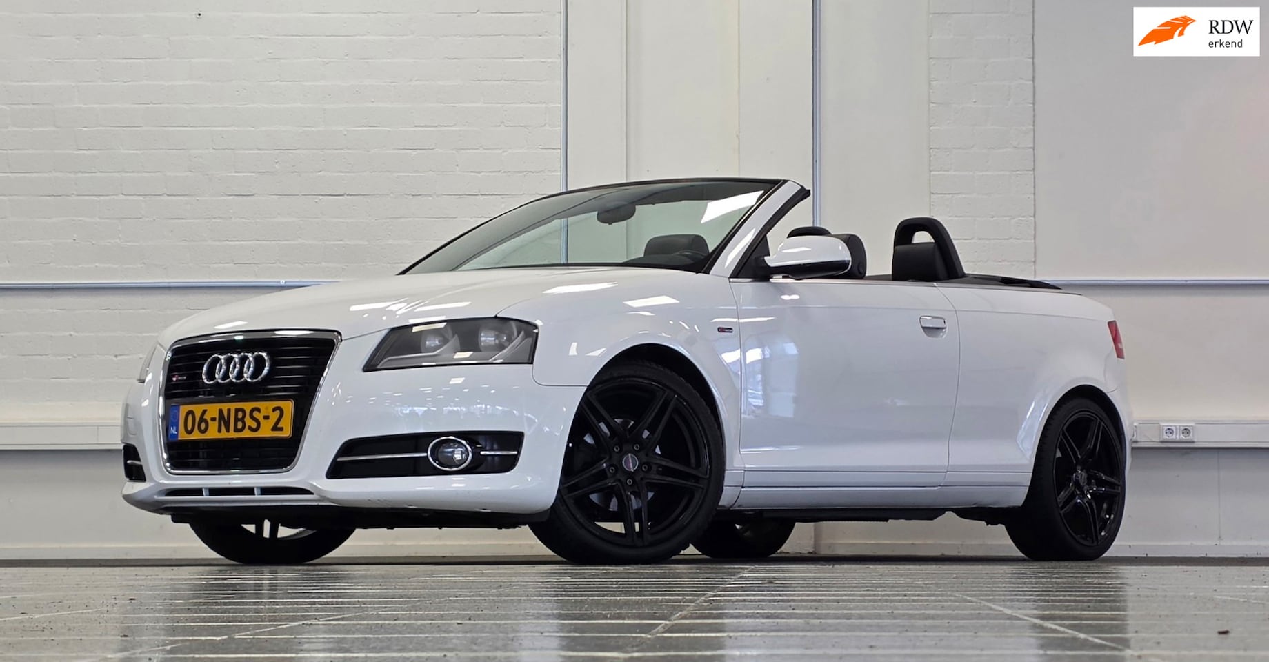 Audi A3 Cabriolet - 1.2 TFSI Ambition S-Line Camera Android 18" LM velgen Mooi! - AutoWereld.nl