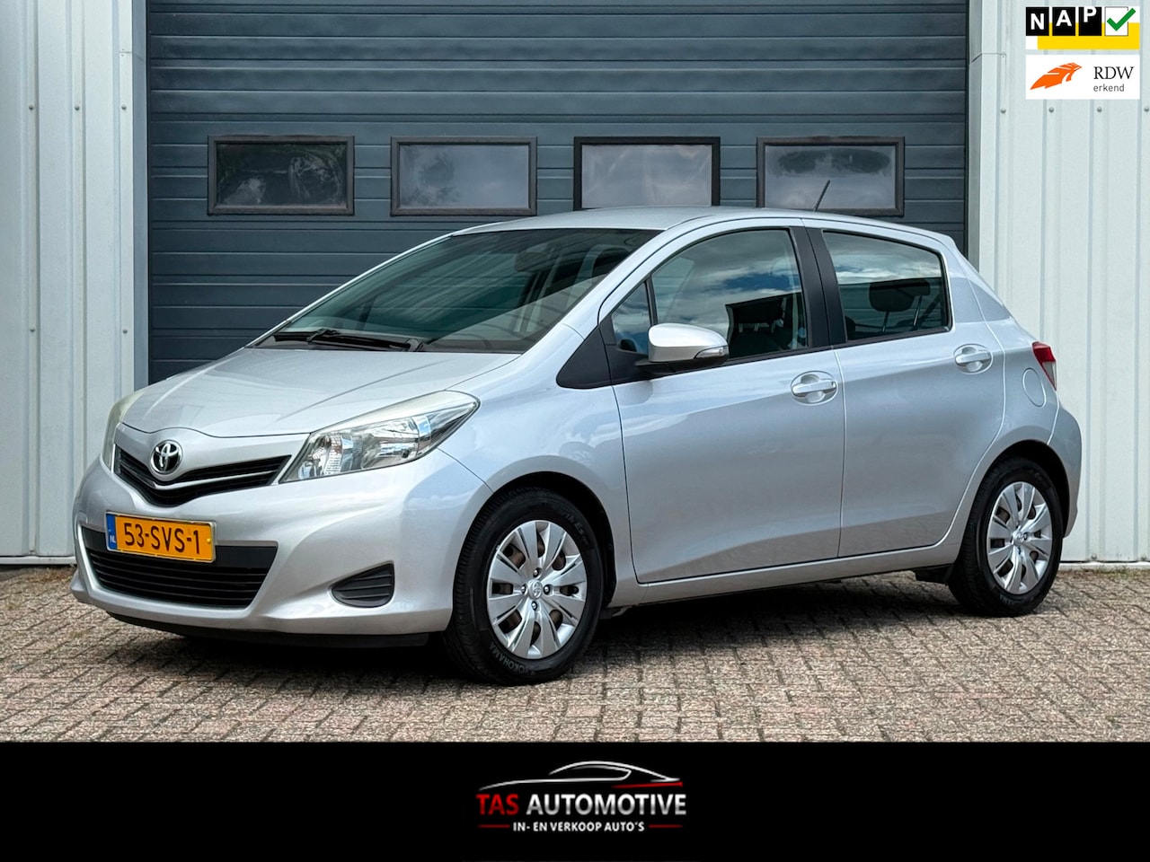 Toyota Yaris - 1.3 VVT-i Aspiration 2e EIG / CRUISE / AIRCO - AutoWereld.nl