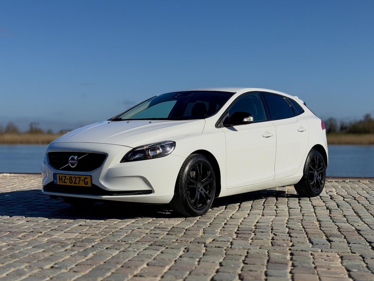Volvo V40 - 2.0 T2 Kinetic|Cruise|Bluetooth|Grote Beurt|190PK! - AutoWereld.nl