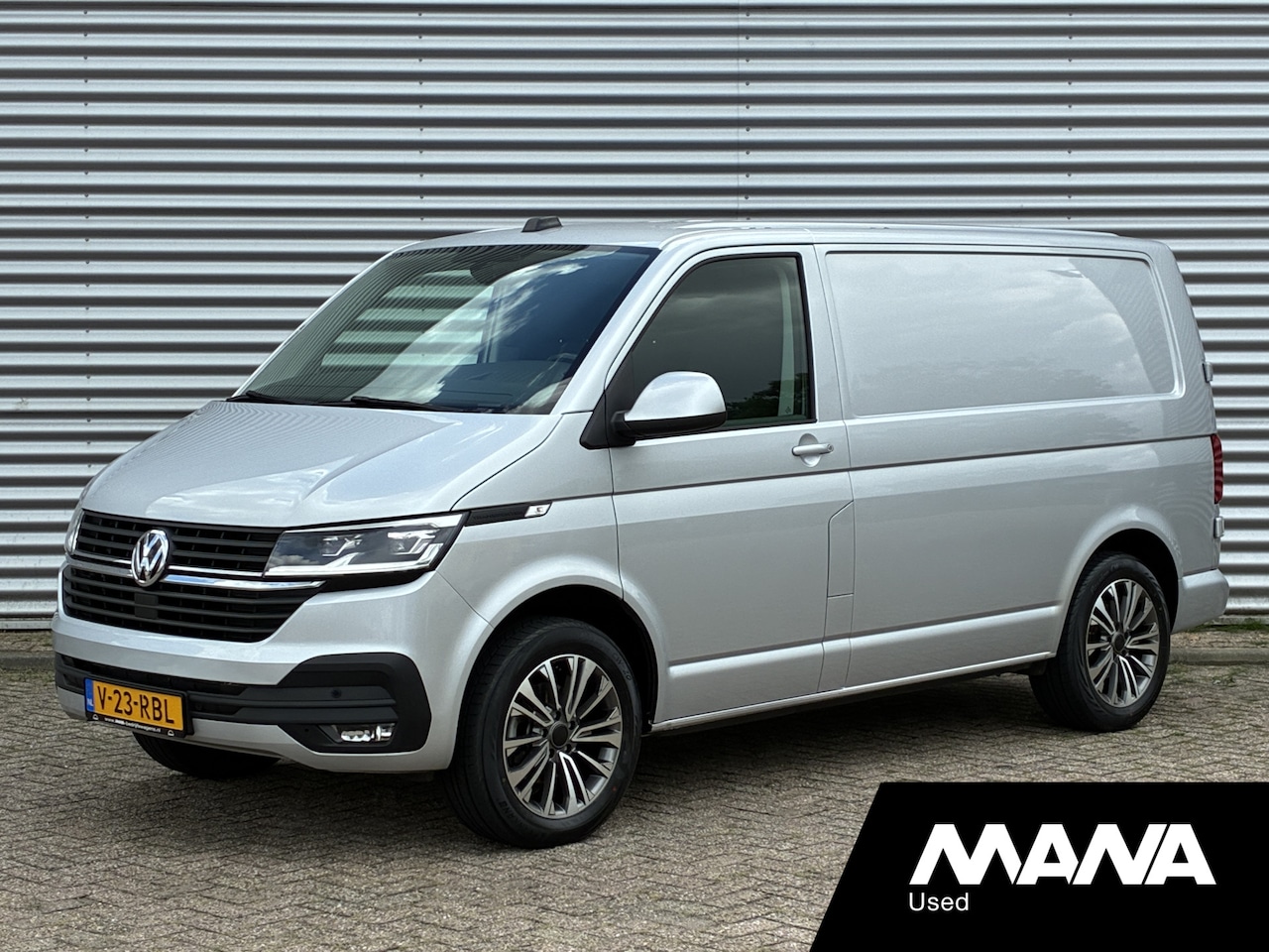 Volkswagen Transporter - 2.0 TDI L1H1 150pk Automaat LM velgen Cruise Sensoren Airco - AutoWereld.nl