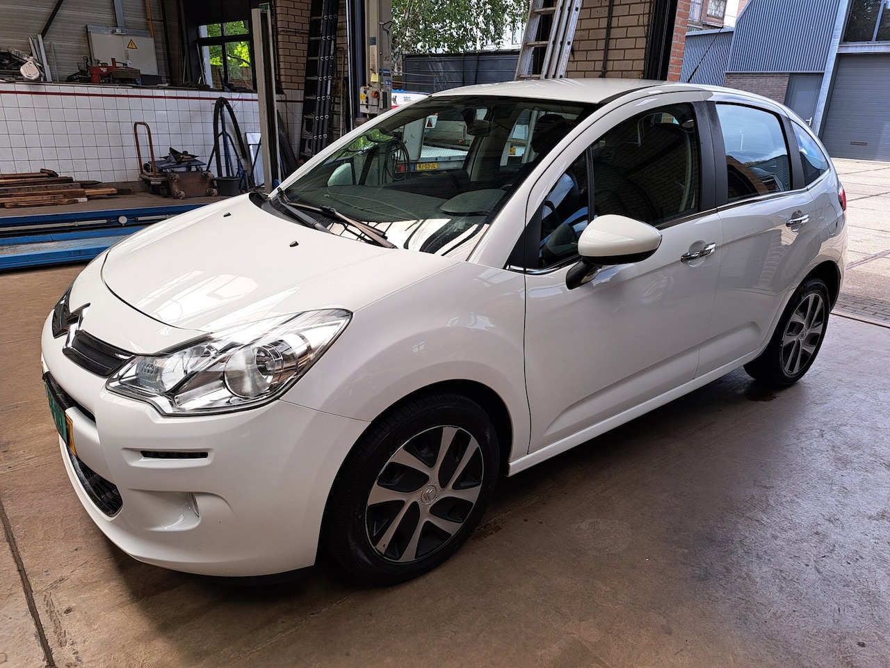 Citroën C3 - 1.2 PURETECH AUTOMAAT AIRCO ECC NIEUWSTAAT - AutoWereld.nl