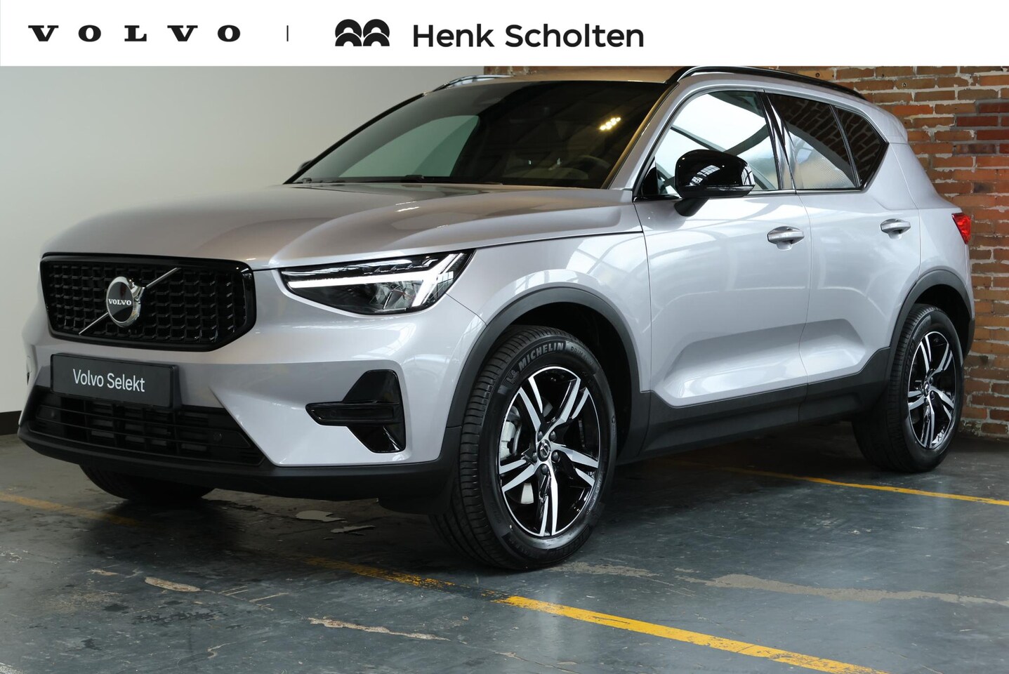 Volvo XC40 - B4 Plus Dark | Trekhaak Semi-elektrisch | Adaptieve Cruise Control | Pilot Assist | Google - AutoWereld.nl
