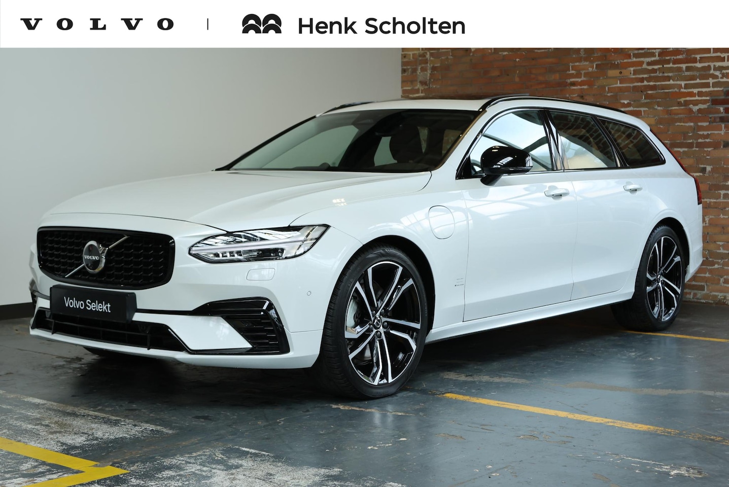 Volvo V90 - T8 Plug-in hybrid AWD Ultra Dark | Bowers & Wilkins Premium Audio | Semi-elektrische Wegkl - AutoWereld.nl
