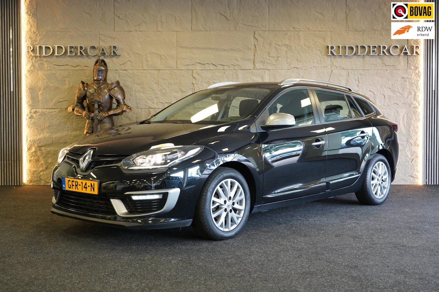 Renault Mégane Estate - 1.2 TCe Bose SartStop|CRUISE|PARK SENS|AIRCO|STOELVERW|NAVI|TREKHAAK| - AutoWereld.nl
