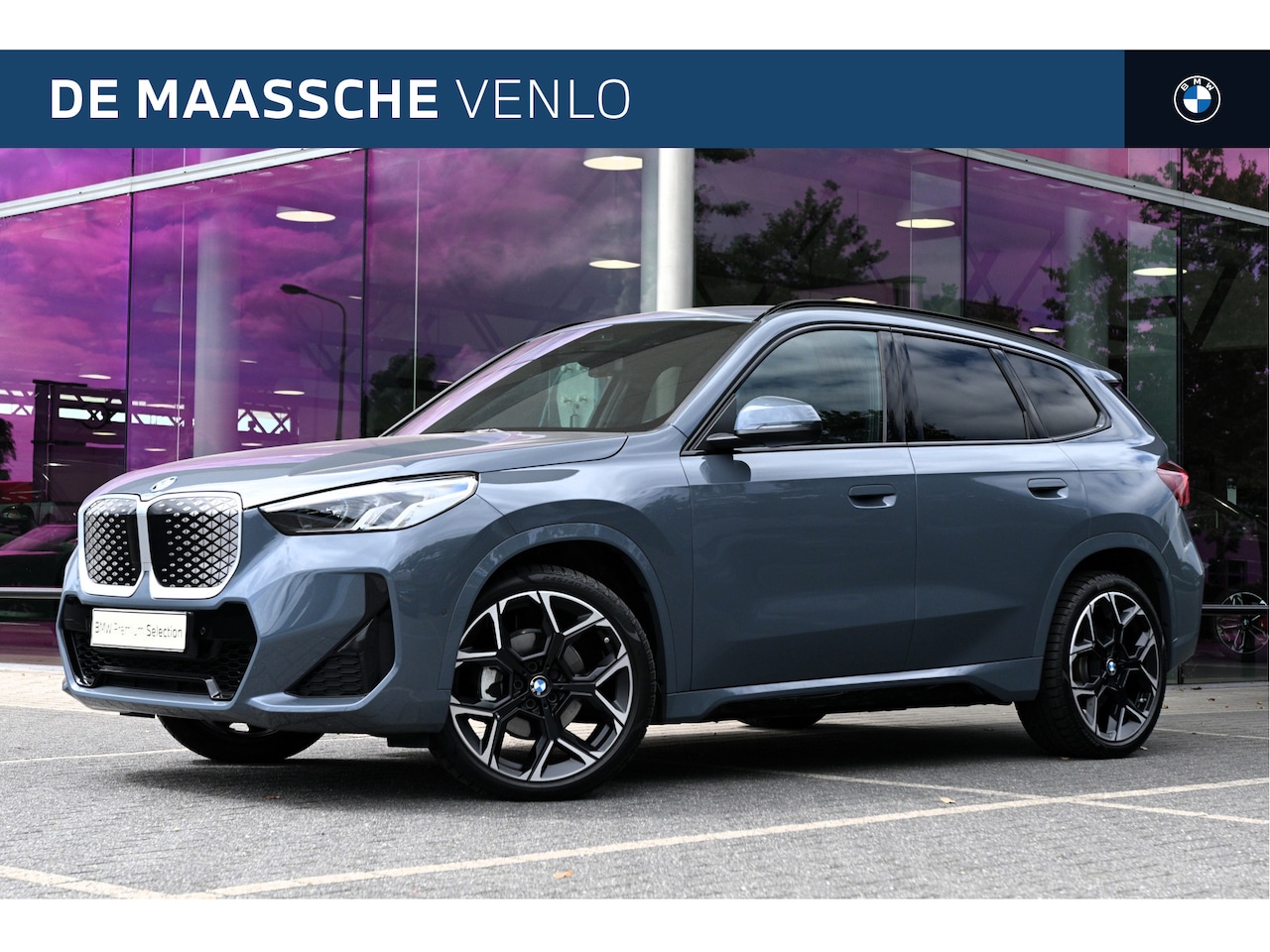 BMW iX1 - eDrive20 M Sport / Sportstoelen / Achteruitrijcamera / Stoelverwarming / Getint glas / PDC - AutoWereld.nl
