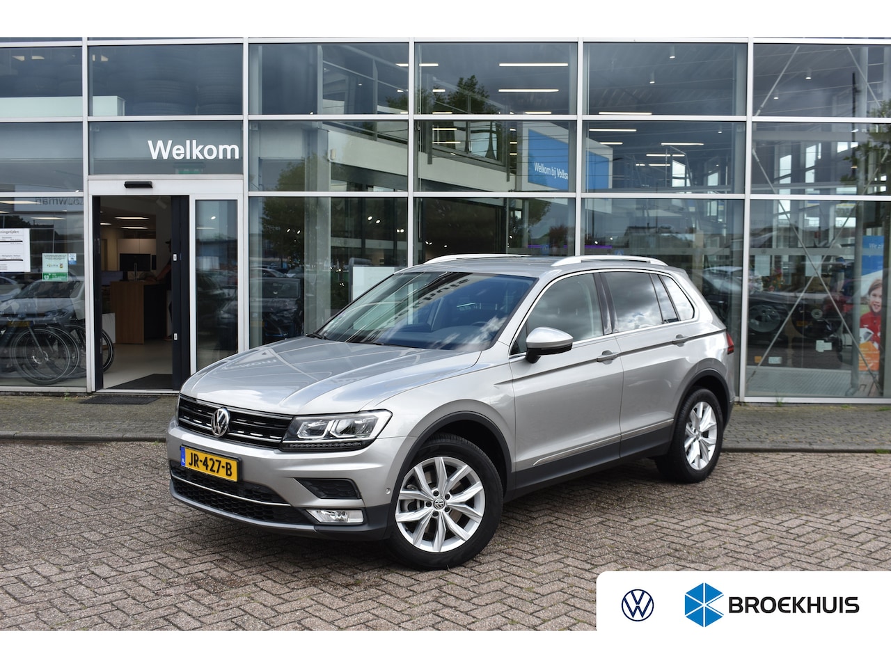 Volkswagen Tiguan - 2.0 TSI 180PK DSG-7 4Motion Highline | TREKHAAK | NAVIGATIE | CAMERA | ELEKTR. A. KLEP | 1 - AutoWereld.nl