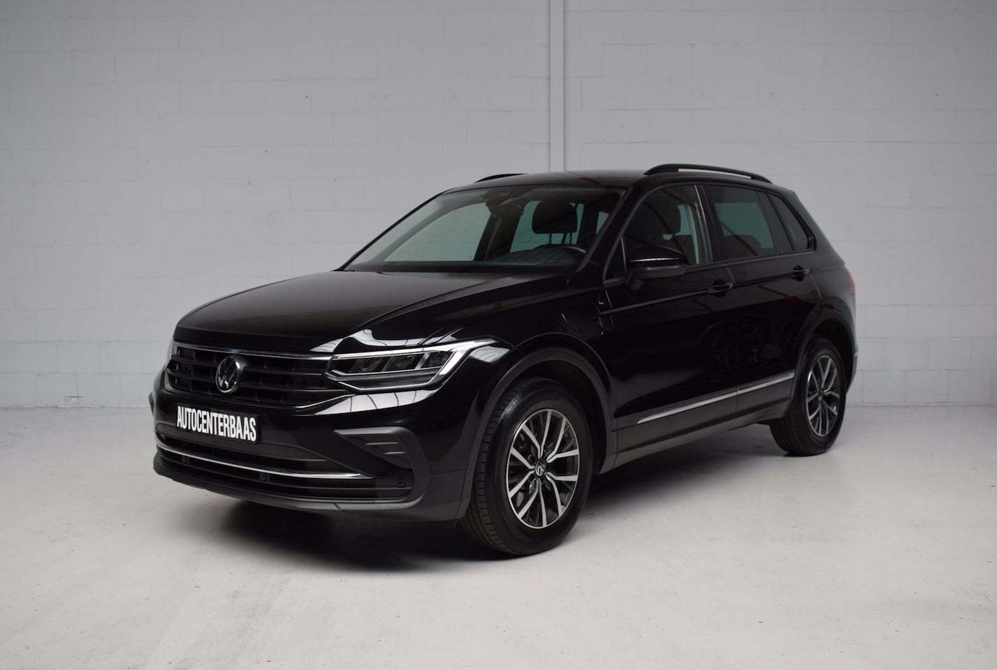 Volkswagen Tiguan - 1.4 TSI eHybrid PHEV SOH / EL.TREKHAAK / VIRTUAL / CAMERA / CARPLAY / ADAPT.CRUISE - AutoWereld.nl
