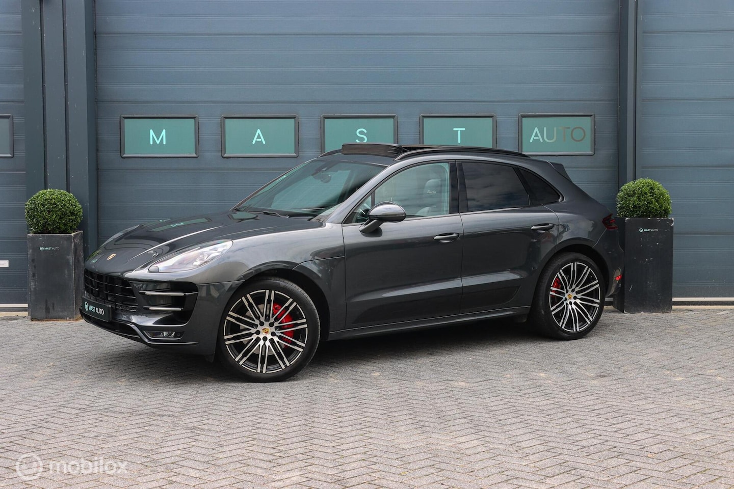 Porsche Macan - 3.6 Turbo|PANO|LUCHTVERING|BOSE|ACC|MEMORY|ALCANTARA - AutoWereld.nl