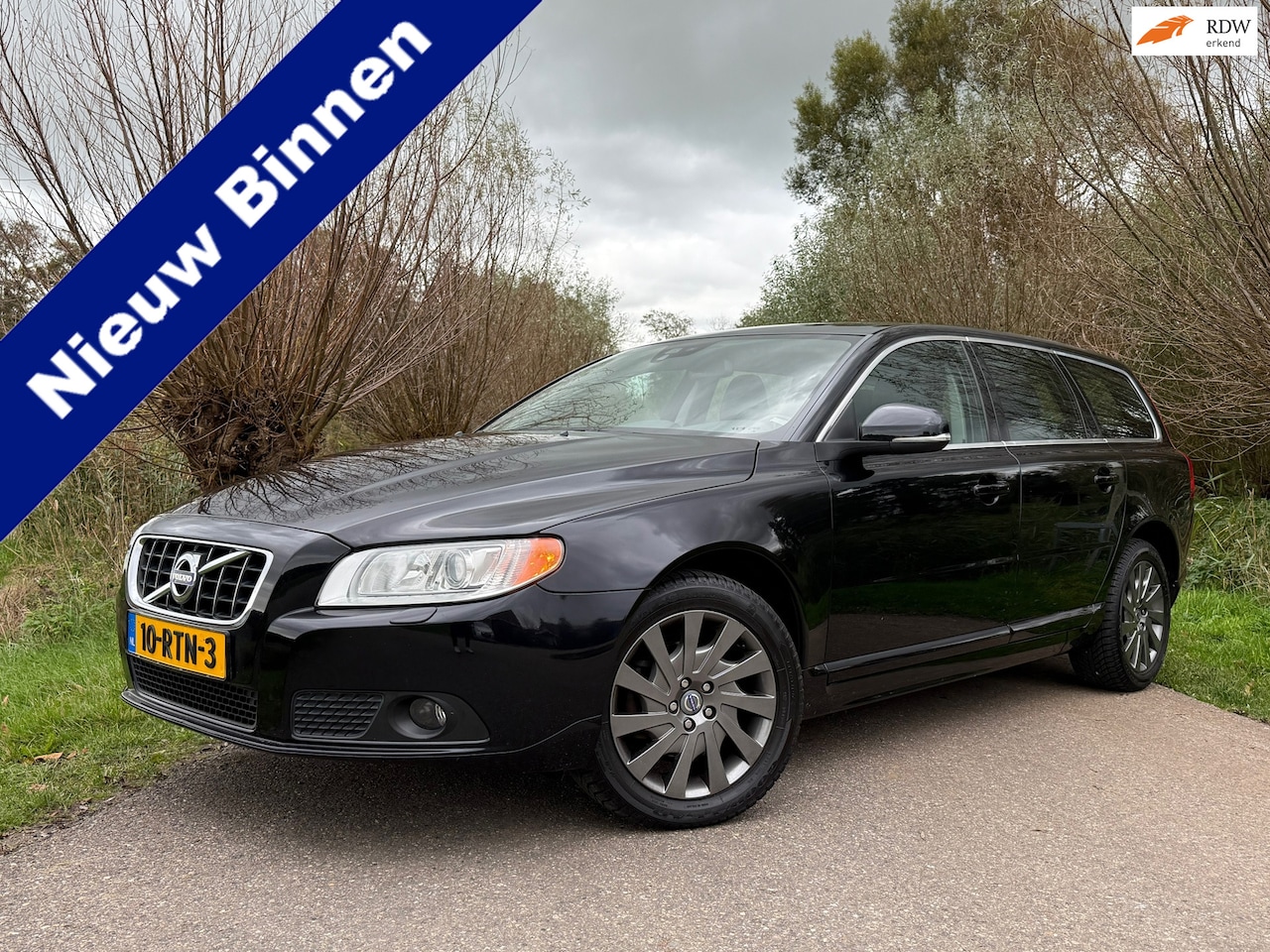 Volvo V70 - 1.6 T4 Limited Edition Automaat / Leder / Navi / 17" Velgen / Clima / Stoelverwarming / Tr - AutoWereld.nl