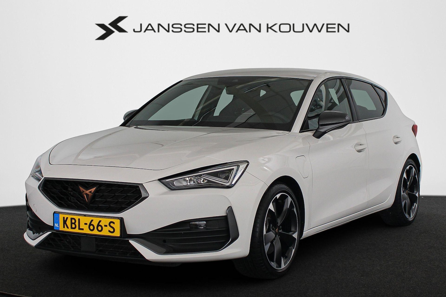 CUPRA Leon - 1.4 e-Hybrid SOH 99% Stoelverwarming Apple CarPlay Navigatie - AutoWereld.nl