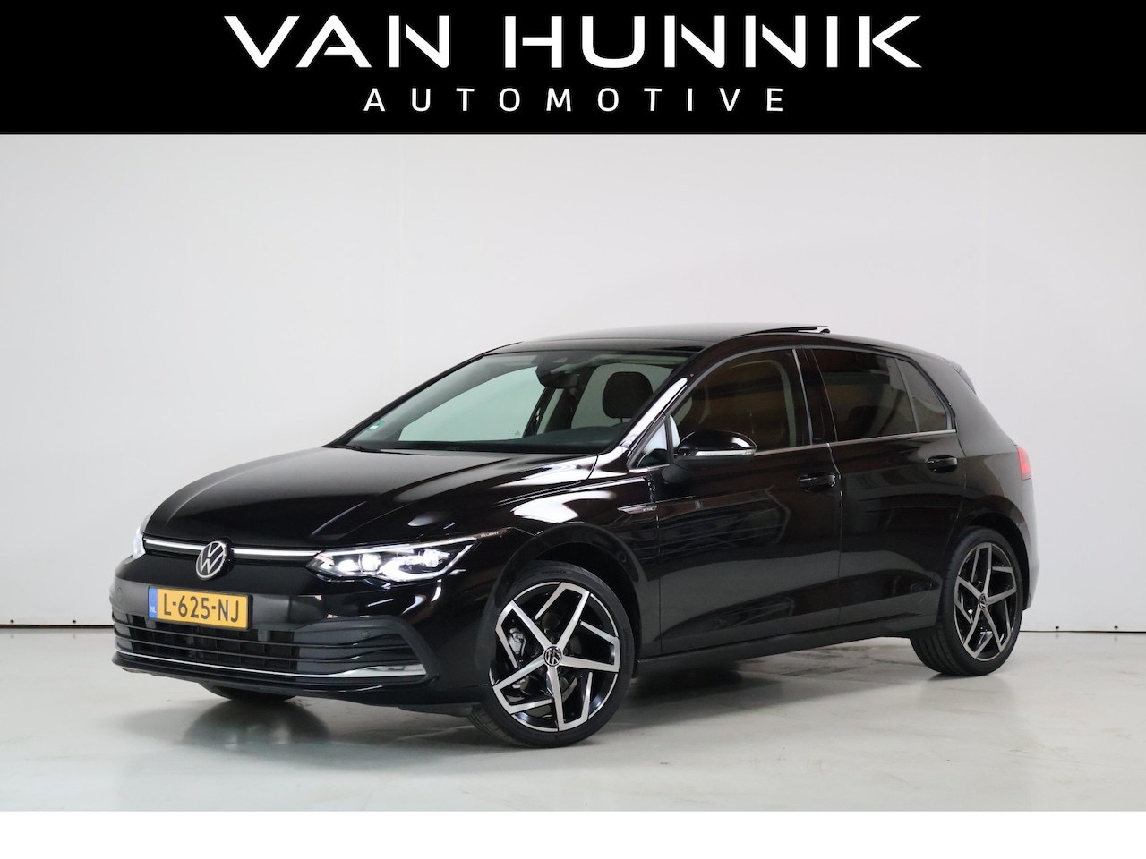 Volkswagen Golf - 1.5 eTSI Style | Sfeer | Pano | Camera | Dealer Onderhouden - AutoWereld.nl