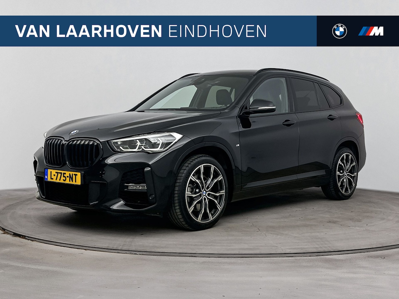 BMW X1 - sDrive20i High Executive M Sport Automaat / Sportstoelen / Achteruitrijcamera / Head-Up / - AutoWereld.nl