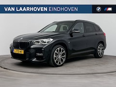 BMW X1 - sDrive20i High Executive M Sport Automaat / Sportstoelen / Achteruitrijcamera / Head-Up /