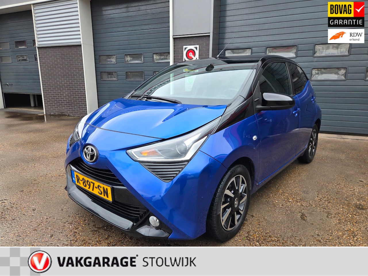 Toyota Aygo - 1.0 VVT-i TeamNL 1.0 VVT-i TeamNL, AUR Camera, Cruise-controle, Telefoon, Keyless entry sleutel, Two Tone K - AutoWereld.nl