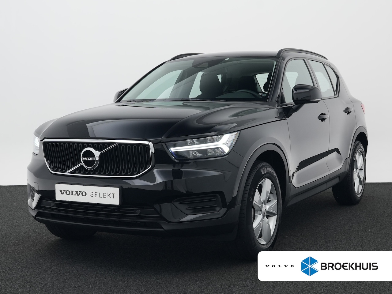 Volvo XC40 - T2 Momentum Core | Trekhaak | Camera | Navigatie | Stoel- & Stuurverwarming | Climate Cont - AutoWereld.nl