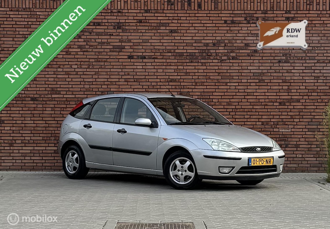 Ford Focus - 1.6-16V Futura 1.6-16V Futura,Automaat,CarPlay,Clima - AutoWereld.nl