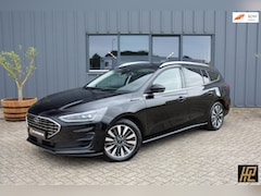 Ford Focus Wagon - 1.0 EcoBoost 155pk Hybrid Titanium X * Zwenktrekhaak * Carplay * Camera * Stuurverwarming