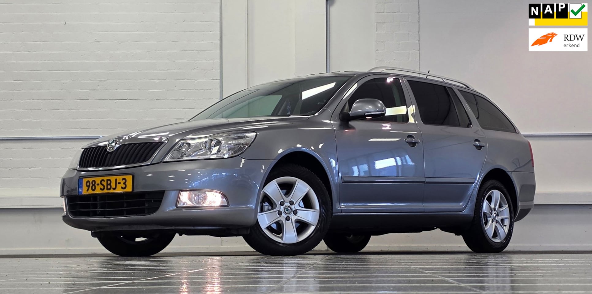 Skoda Octavia Combi - 1.4 TSI Elegance Automaat Schuif/kanteldak Garantie - AutoWereld.nl