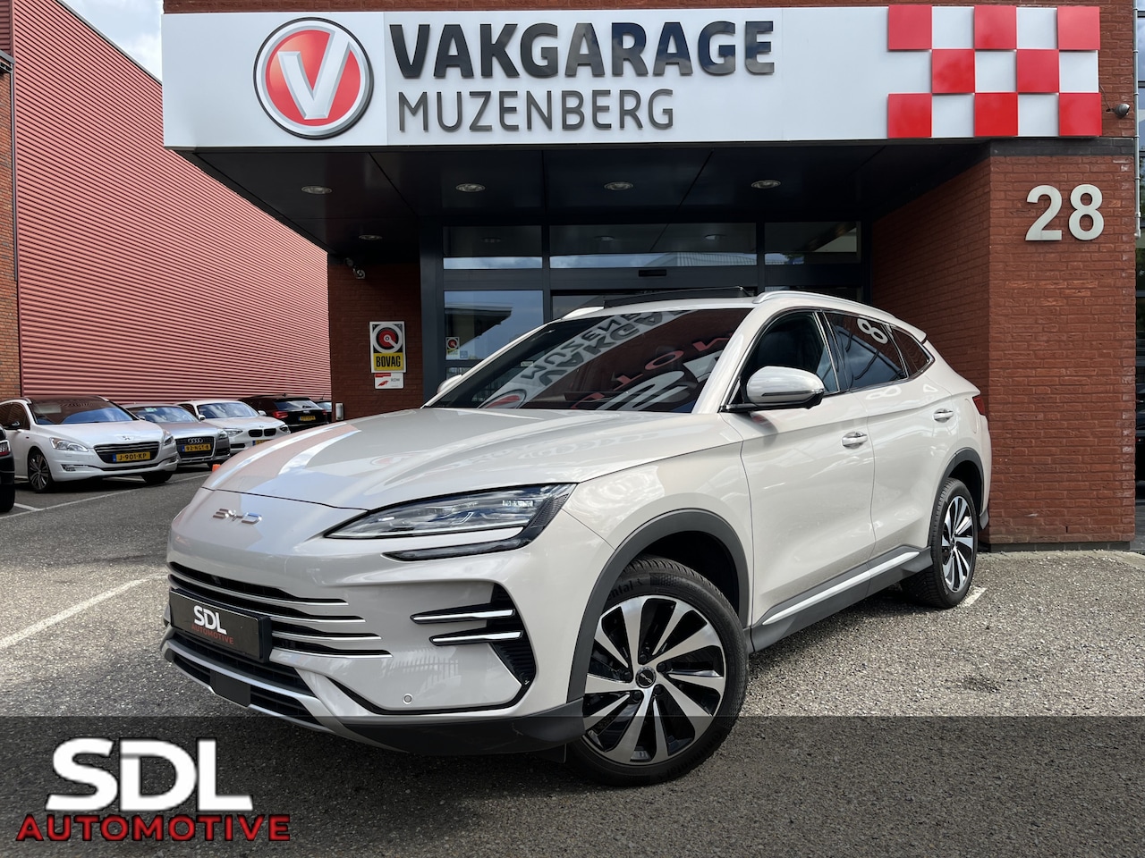 BYD Seal U - 1.5 DM-i FWD Boost 360 CAMERA+SENSOREN // SCHUIF-KANTELDAK // LEDER+ELEK. STOELEN // DODEH - AutoWereld.nl