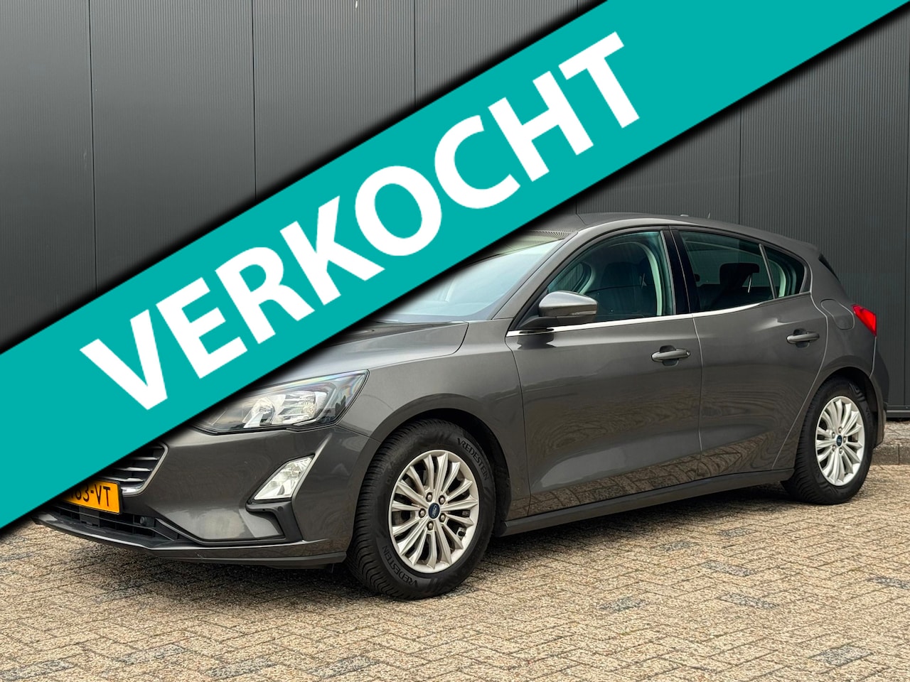 Ford Focus - 1.0 EcoBoost Titanium | AGR-Stoelen! | Orig. NL | 100% Dealer onderhouden | Apple / Androi - AutoWereld.nl