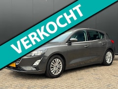 Ford Focus - 1.0 EcoBoost Titanium | AGR-Stoelen | Orig. NL | 100% Dealer onderhouden | Apple / Android