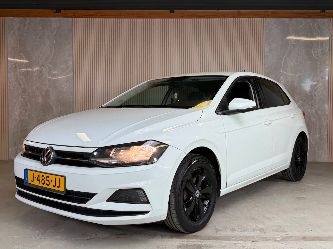 Volkswagen Polo - 1.0 TSI Beats 140PK Nwe Apk Sfeer Airco Cruise Control - AutoWereld.nl