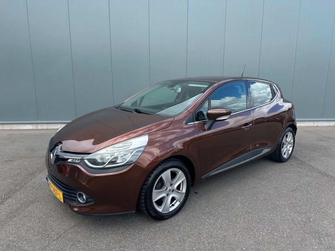 Renault Clio - 0.9 TCe Iconic CRUISE | PARKEERSENSOREN ! - AutoWereld.nl