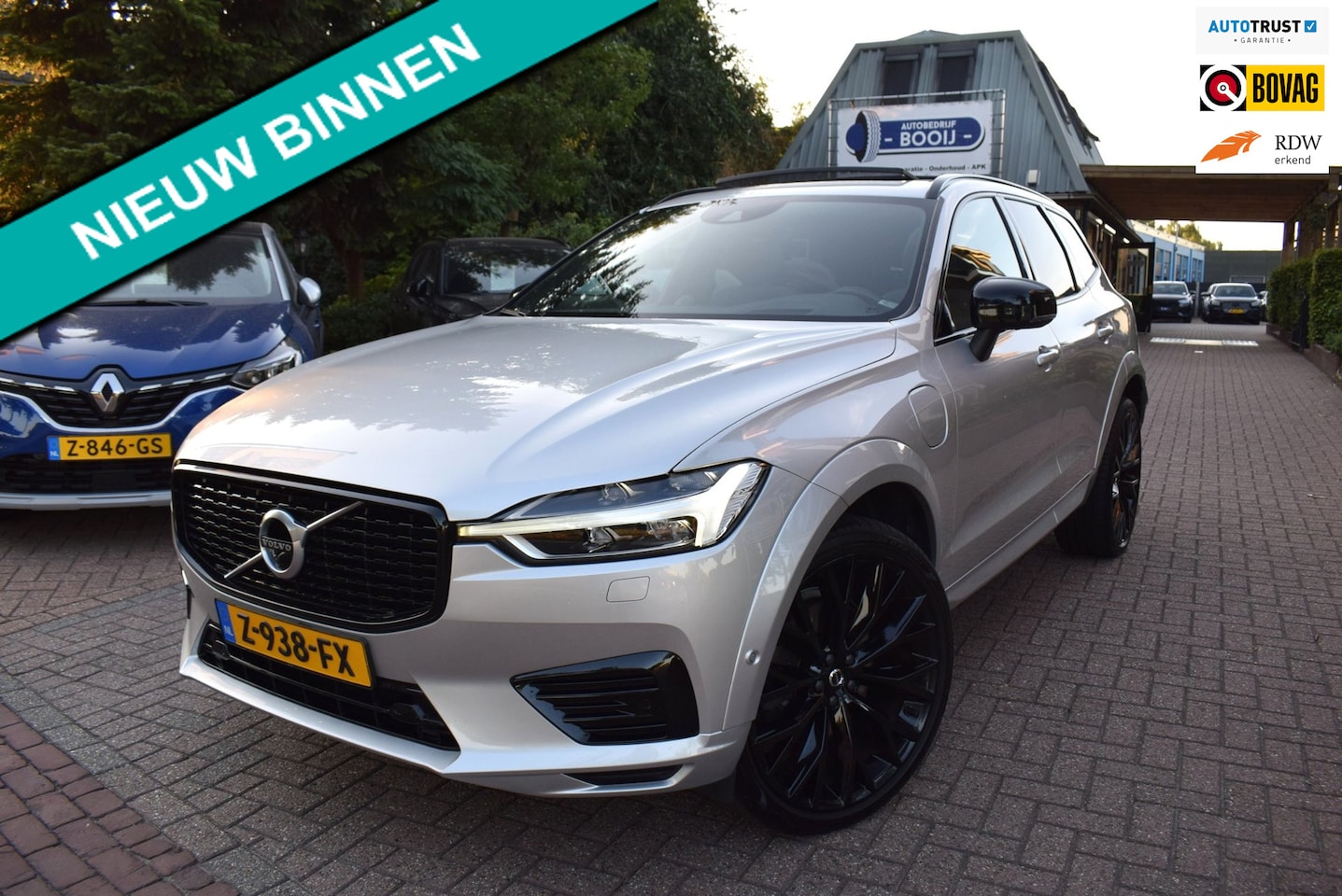 Volvo XC60 - 2.0 T8 Twin Engine AWD R-DESIGN AUTOM/PANO DAK/ADAP CRUISE/NAVI/AIRCO-ECC/TREKH/PDC V+A/KE - AutoWereld.nl