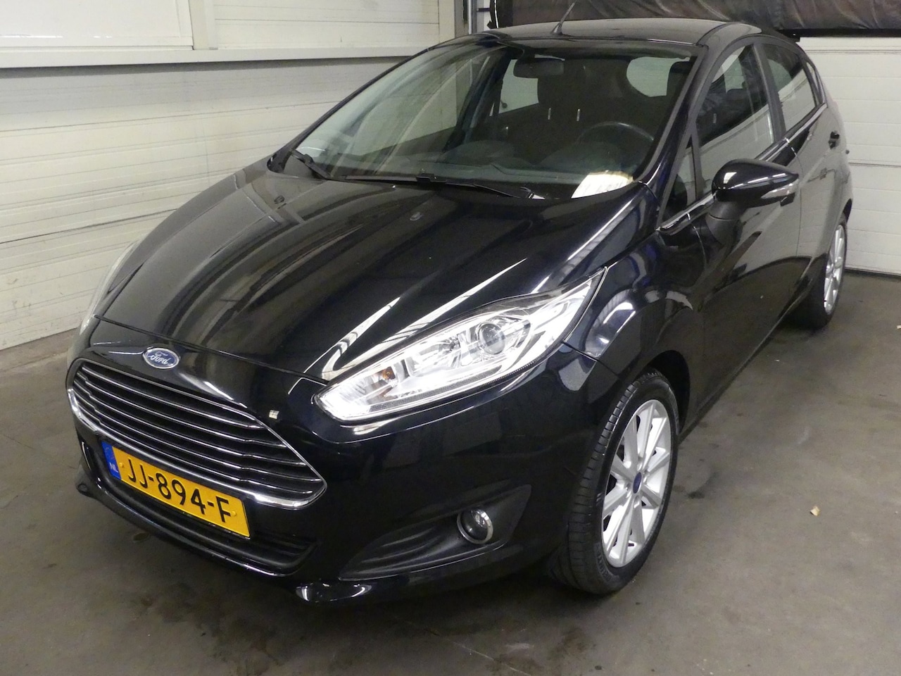 Ford Fiesta - 1.0 Titanium - Airco - Weinig Km Nap - AutoWereld.nl