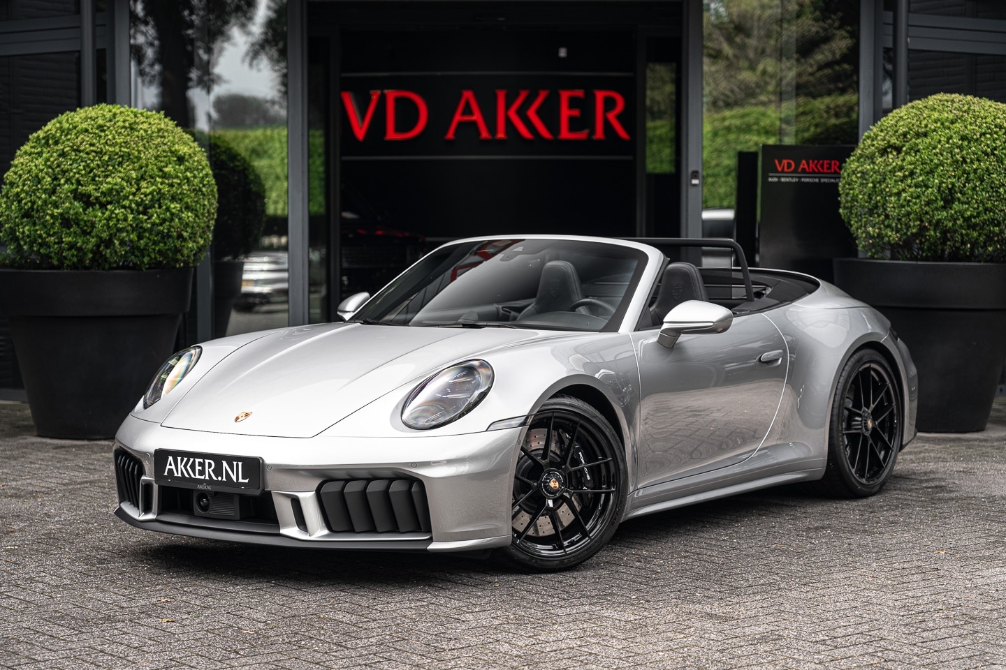 Porsche 911 Cabrio - 992.2 GTS | Lift | Club Leder | ACC | HD Matrix LED | 360° Camera - AutoWereld.nl