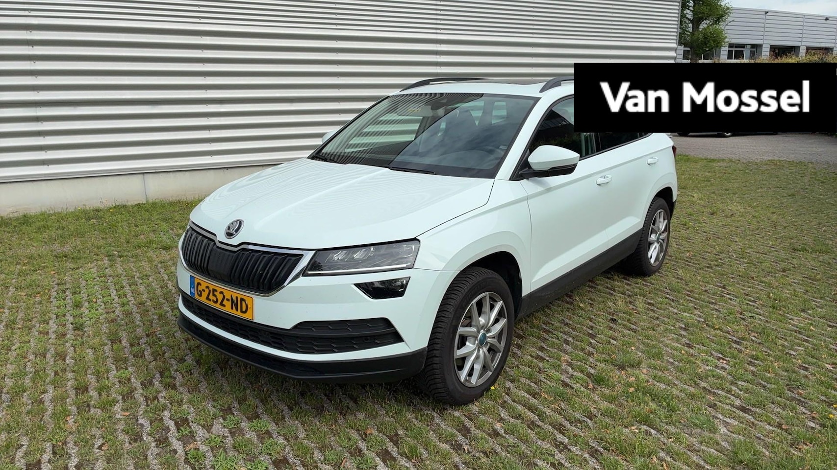 Skoda Karoq - 1.5 TSI ACT Style Business AUTOMAAT/ PANO/ ELEKTRSICHE ACHTERKLEP/ - AutoWereld.nl