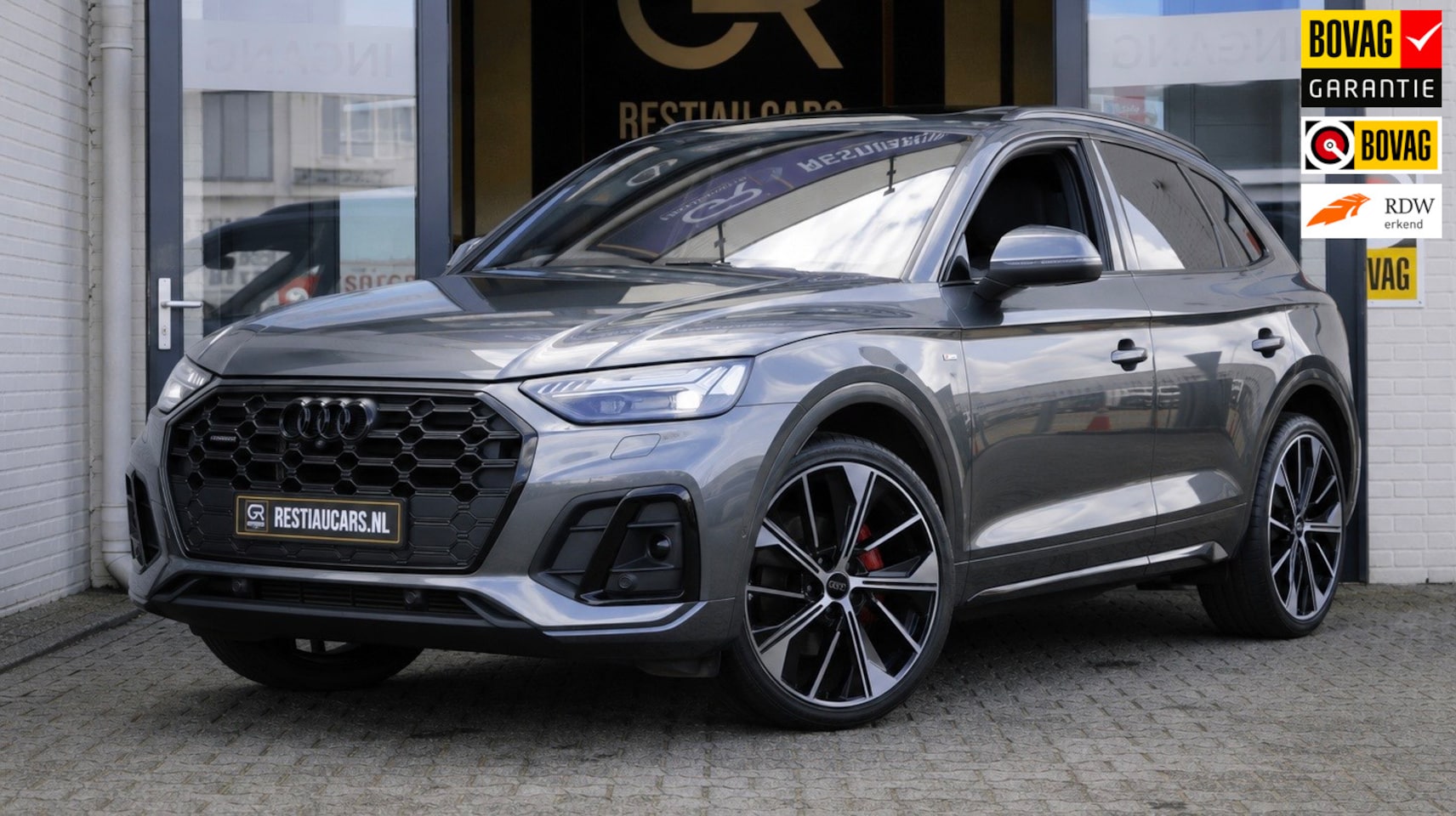 Audi Q5 - 55 TFSIe Quattro 3x S-Line Black Optik ACC-AMBIANCE-CAMERA-CARPLAY-KEYLESS-MATRIX LED-PANO - AutoWereld.nl