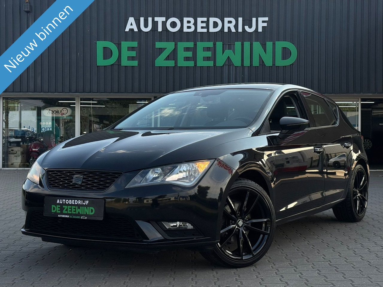SEAT Leon - 1.2 TSI Style Black on Black|Rijklaar - AutoWereld.nl