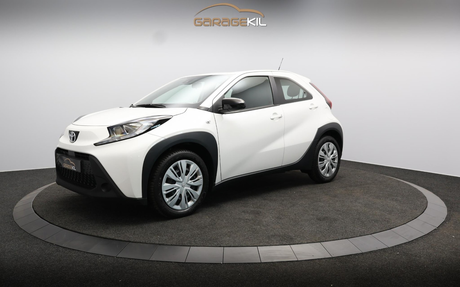 Toyota Aygo X - 1.0 VVT-i S-CVT Play 1ste eigenaar / dealer onderh. /  Carplay / AUTOMAAT! / Adap. cruise - AutoWereld.nl