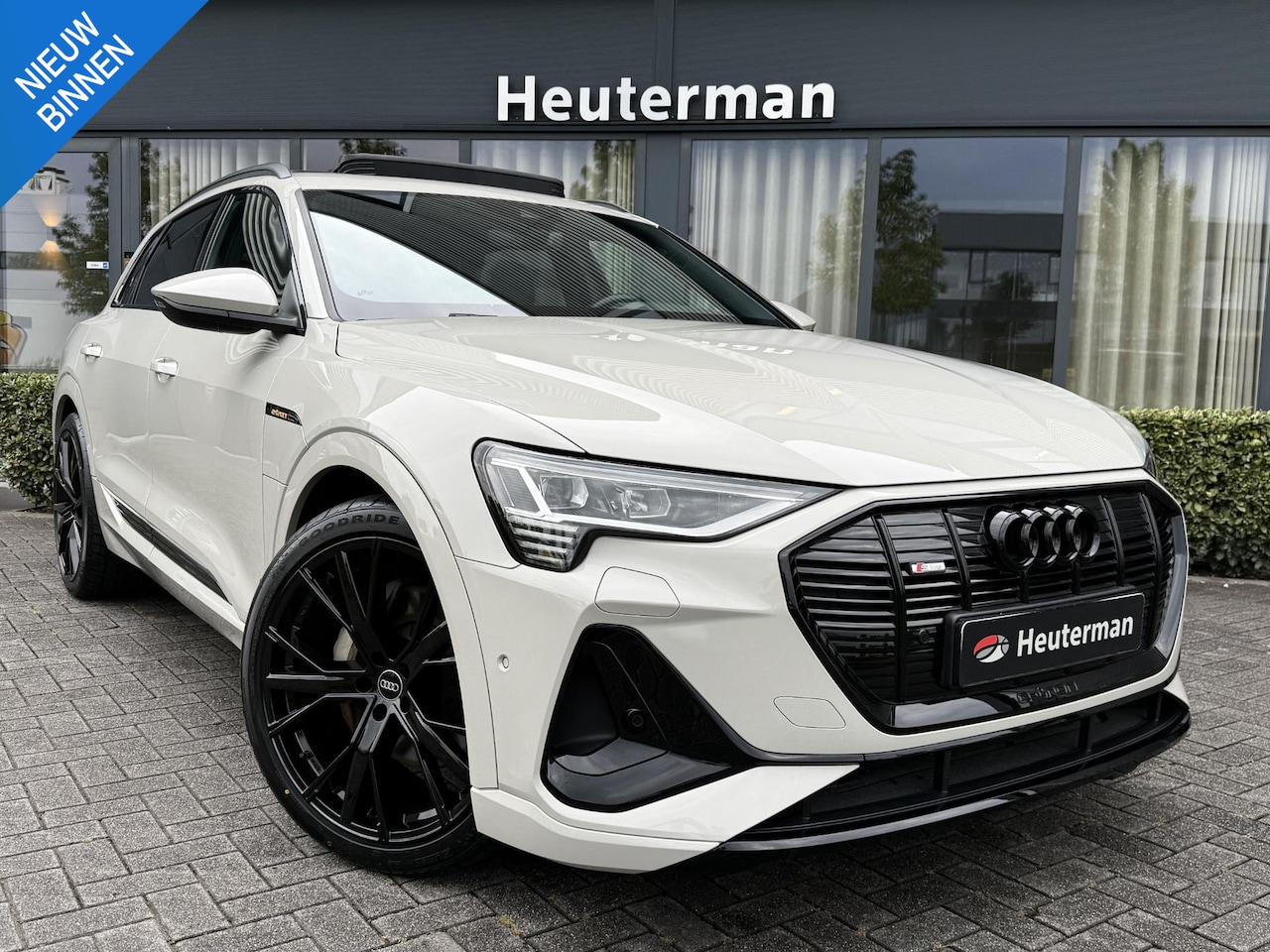 Audi e-tron - 50 Quattro S line Black Edition/Pano/Krijt/96%SOH - AutoWereld.nl