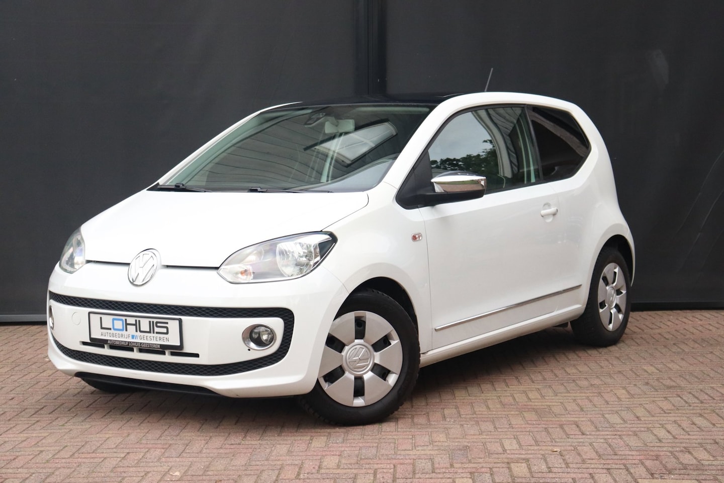 Volkswagen Up! - 1.0 high up! BlueMotion PANO | Cruisecontrol | Stoelverwarming - AutoWereld.nl