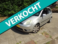 Ford Fiesta - MET KOELE AIRCO & JAAR APK
