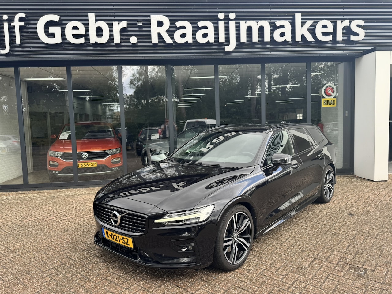 Volvo V60 - 2.0 B3 R-Design*Panorama*Leder*ACC*EXPORT/EX.BPM* - AutoWereld.nl
