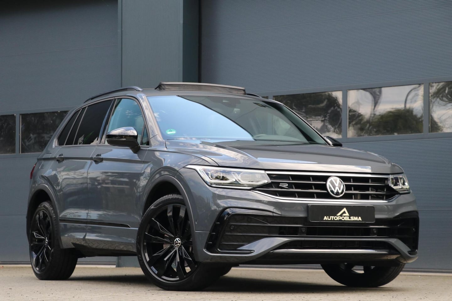 Volkswagen Tiguan - 1.4 TSI eHybrid R-Line |BlackStyle| AdaptivCruise IQDrive AppleCarplay Lederen Zetels Memo - AutoWereld.nl