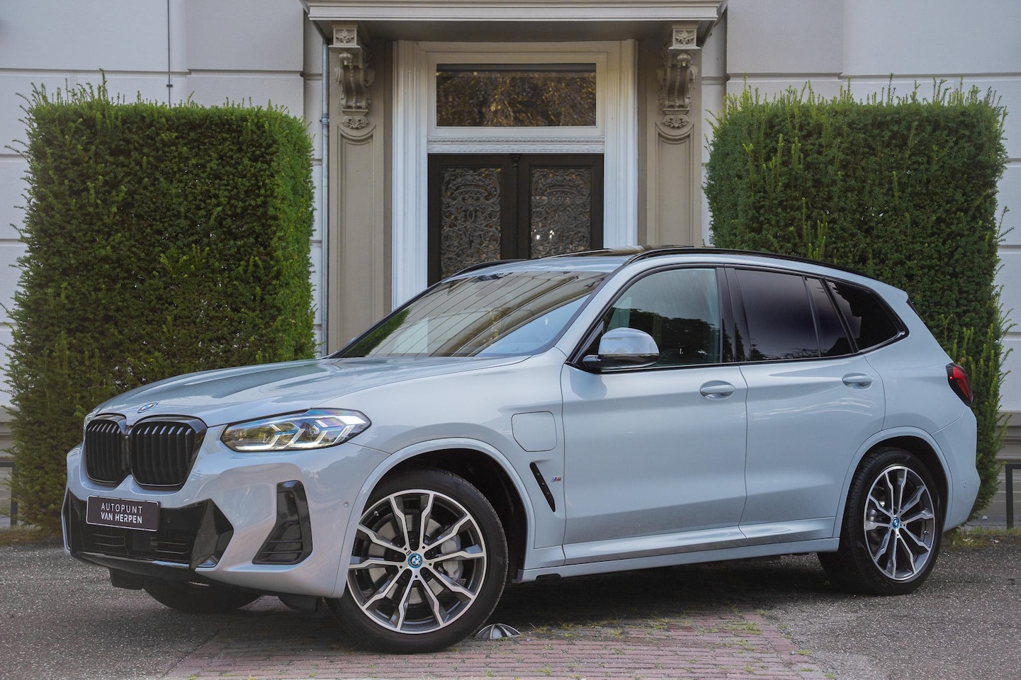 BMW X3 - xDrive30e High Executive TREKHAAK | PANO | KEYLESS | ADAPTIVE | CAMERA | 1E EIGN - AutoWereld.nl