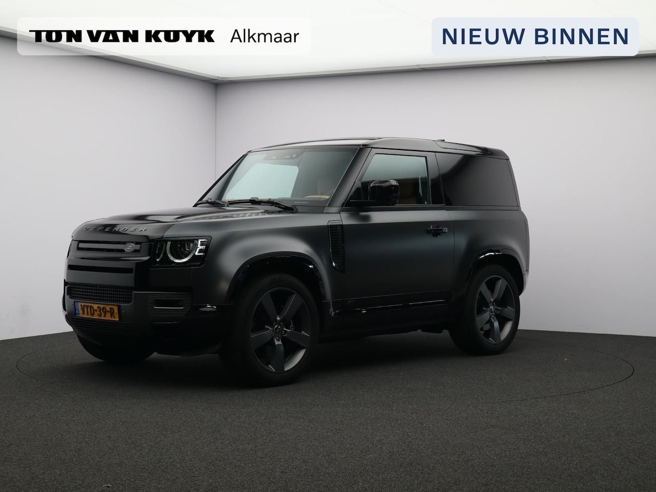 Land Rover Defender Hard Top - 5.0 P525 90 V8 Grijs kenteken exclusief BTW en BPM - AutoWereld.nl