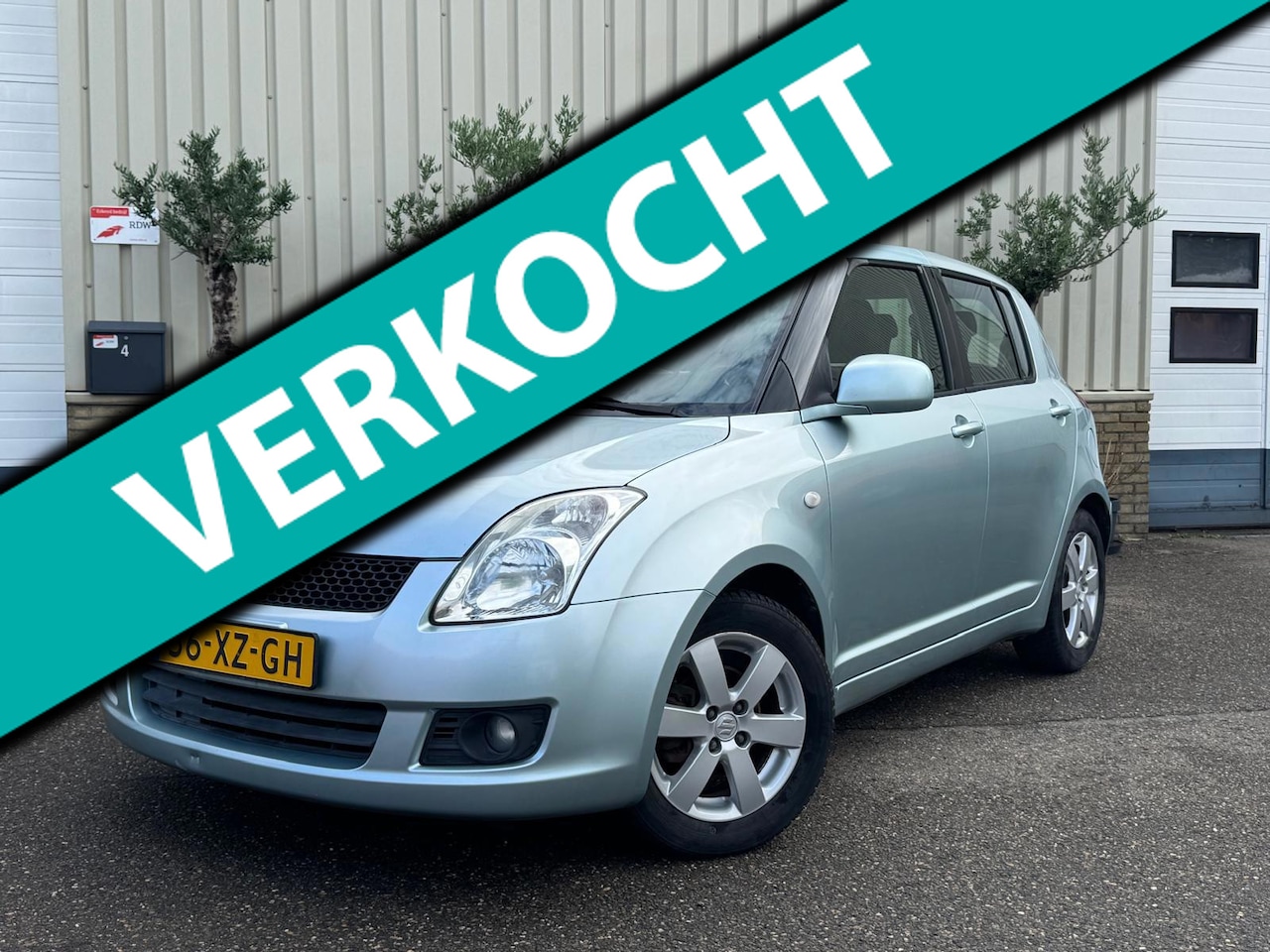 Suzuki Swift - 1.3 Shogun / AIRCO / ELEK . PAKKET / NIEUWE APK - AutoWereld.nl