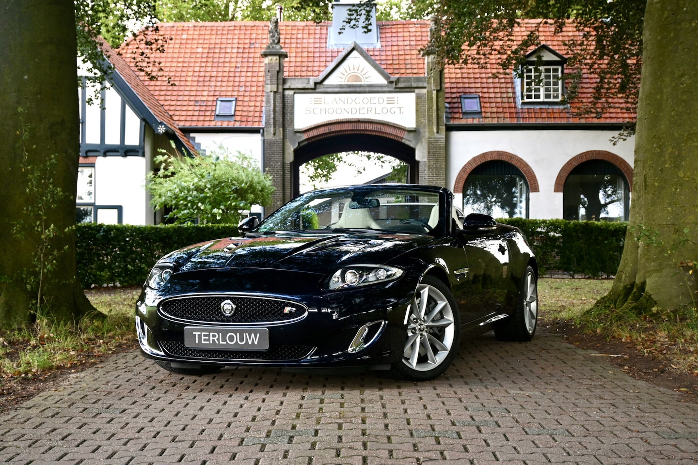 Jaguar XKR - 5.0 V8 S/C Convertible | Indigo Blue - AutoWereld.nl