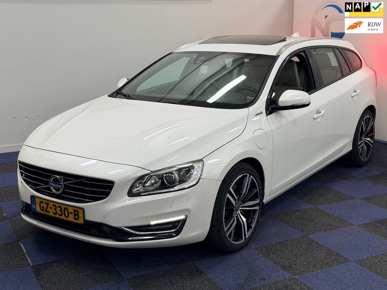 Volvo V60 - 2.4 D5 Twin Engine Special Edition / SCHUIFKANTELDAK / AUTOMAAT / DEALER OONDERHOUDEN - AutoWereld.nl