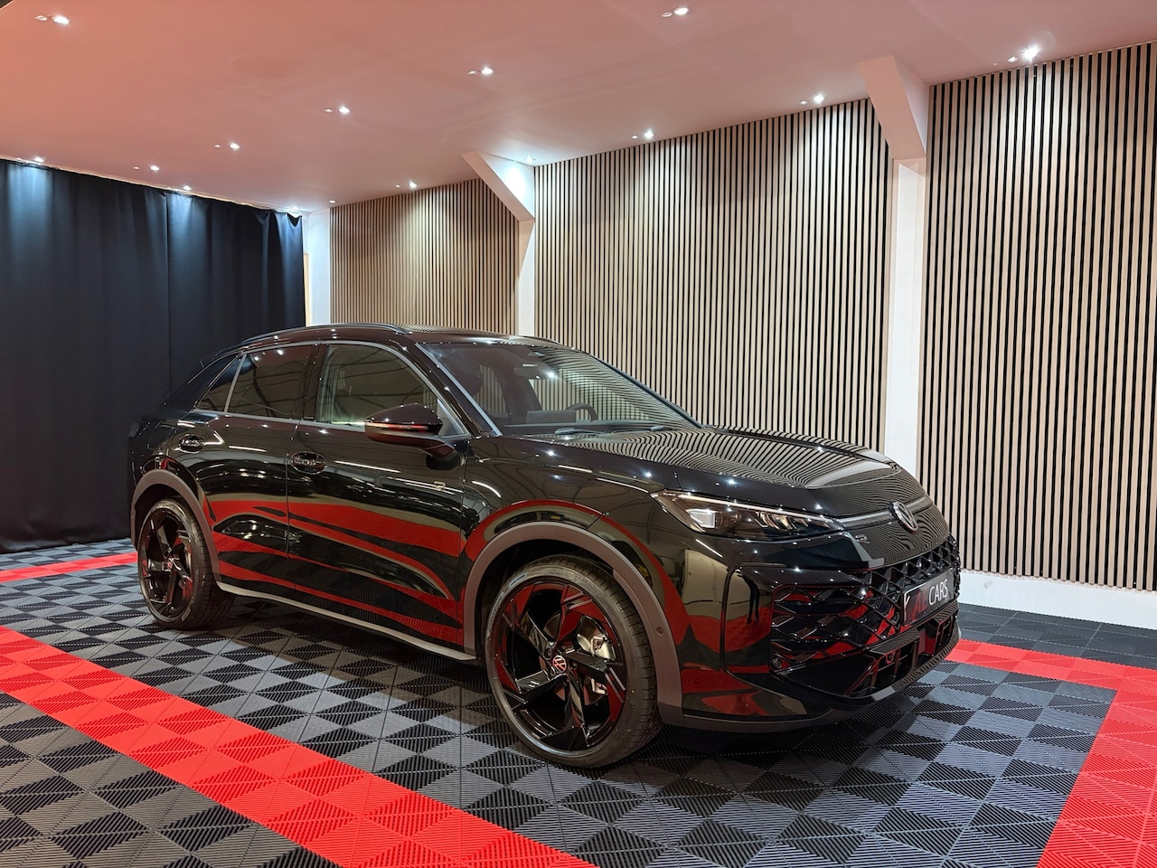 Volkswagen T-Roc - 1.5 eTsi R-Line First Edition 2026 Pano Camera Led Matrix - AutoWereld.nl