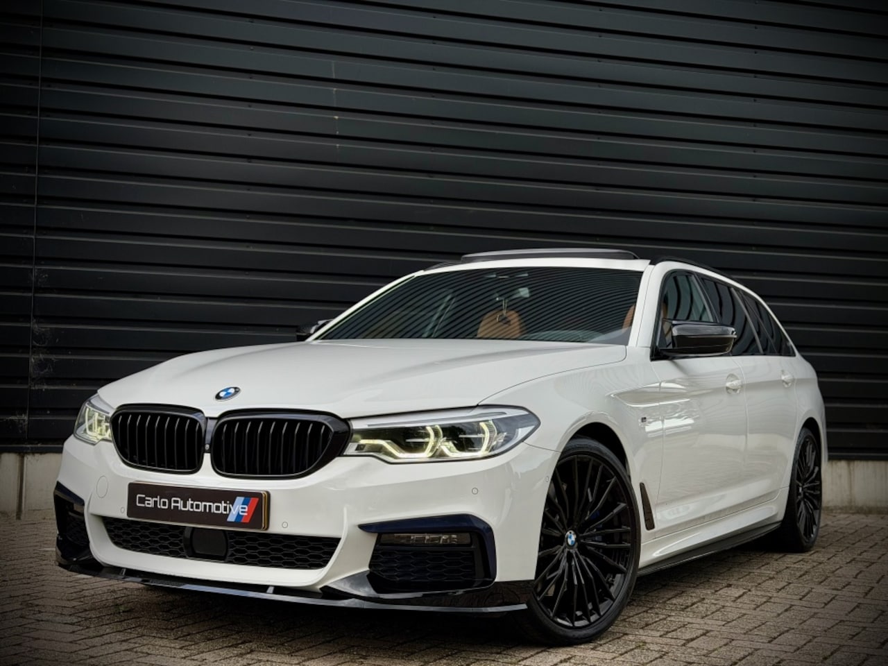 BMW 5-serie Touring - 540i xDrive M-PERF. PANO|360|HUD|STOELVENT|4WLSTURING - AutoWereld.nl